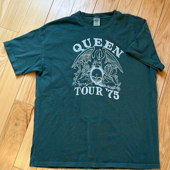 Queen Oversized T-Shirt - Picture 3 of 7